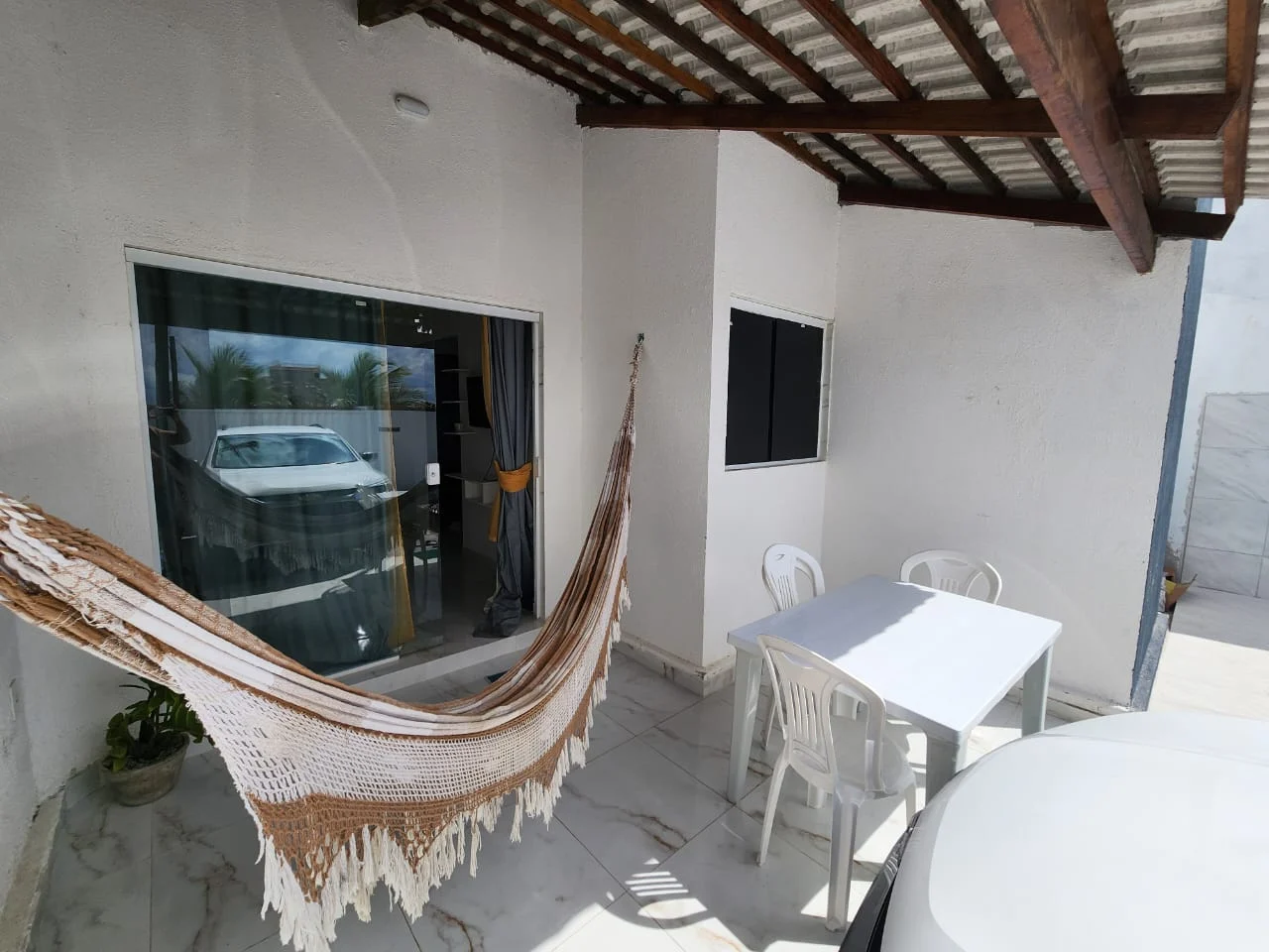Casa Mobiliada em Carapibus com 2 Quartos sendo 1 Suíte com Piscina