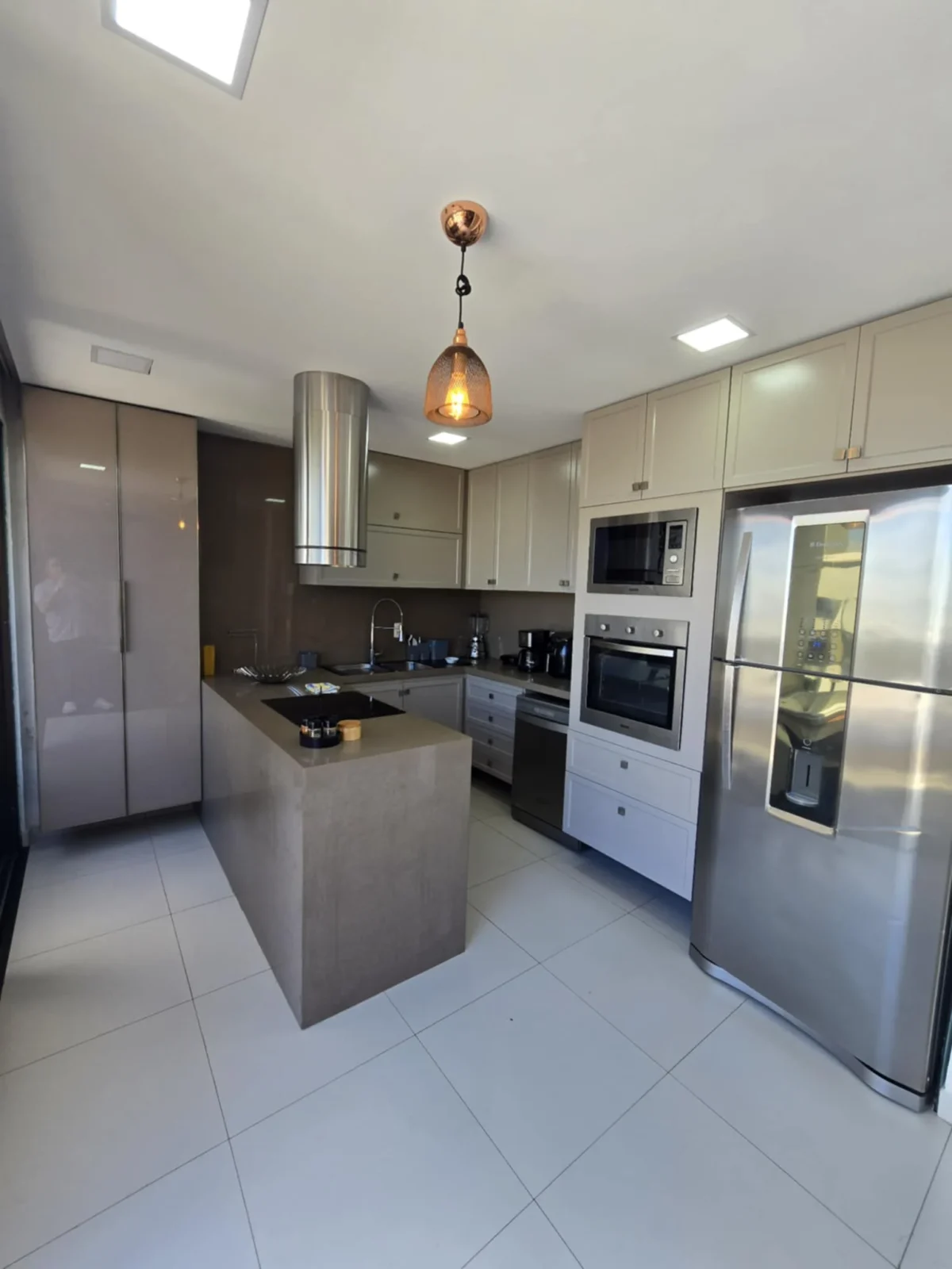 Excelente Cobertura Duplex Mobiliada em Tambaú com 2 Quartos e Jacuzzi, Lazer Completo e uma vista incrível