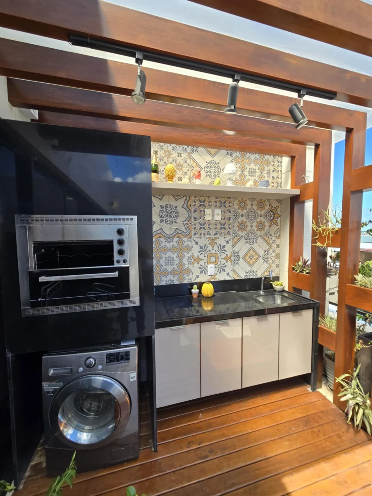 Excelente Cobertura Duplex Mobiliada em Tambaú com 2 Quartos e Jacuzzi, Lazer Completo e uma vista incrível