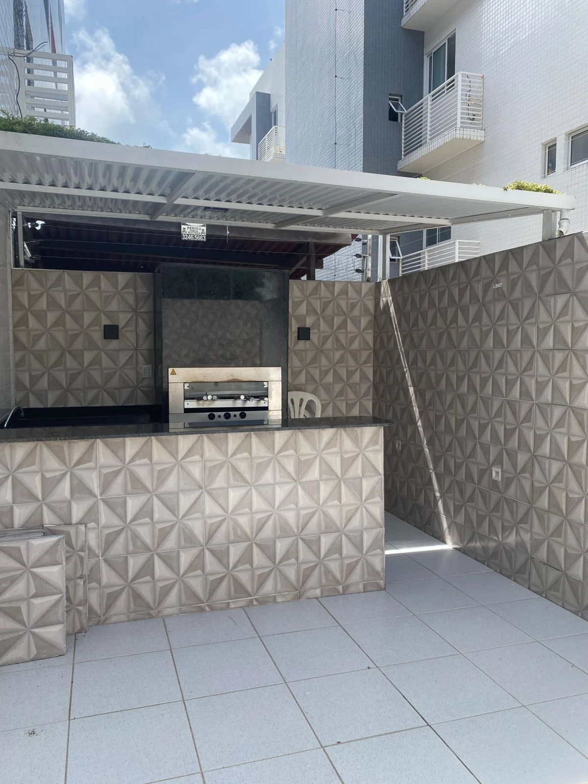 Apartamento Mobiliado no Altiplano com 3 Quartos com Elevador e Salão de Festas