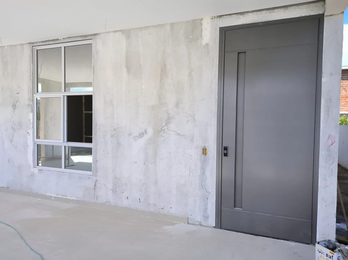 Casa no Condomínio Alphaville Paraíba com 5 Suítes sendo 1 Master, Piscina e Lazer Completo