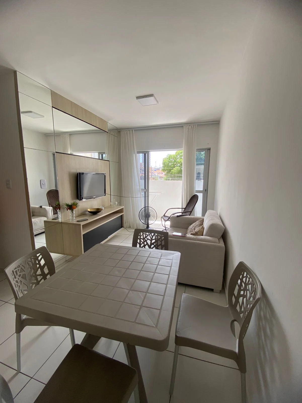 Apartamento Mobiliado no Altiplano com 3 Quartos com Elevador e Salão de Festas