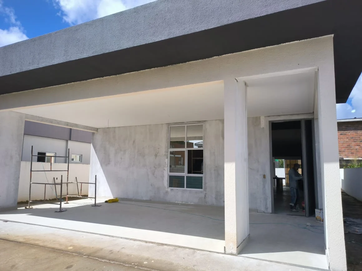Casa no Condomínio Alphaville Paraíba com 5 Suítes sendo 1 Master, Piscina e Lazer Completo