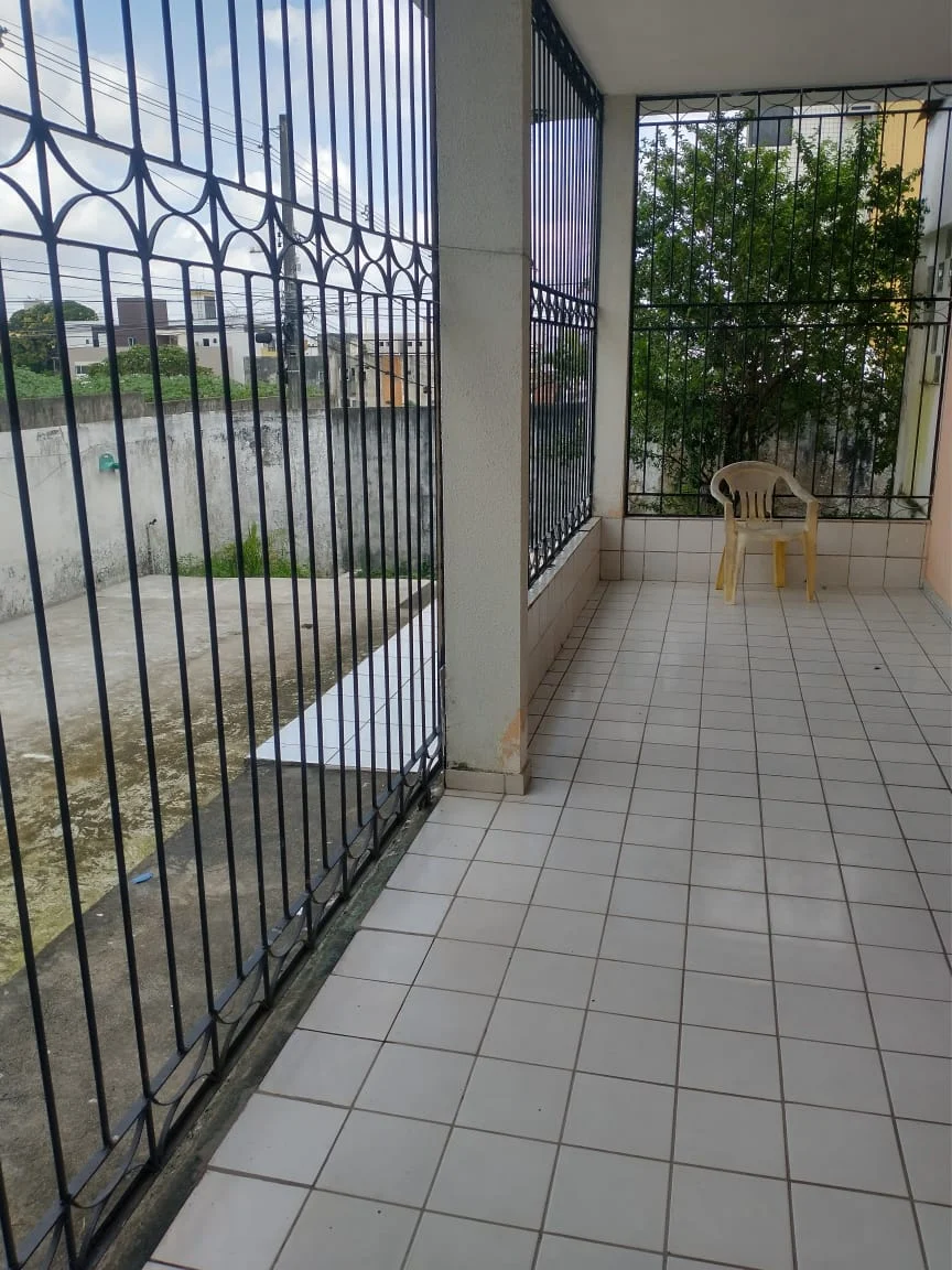 Casa no Jardim Cidade Universitária/Bancários com 4 Quartos sendo 1 Suíte