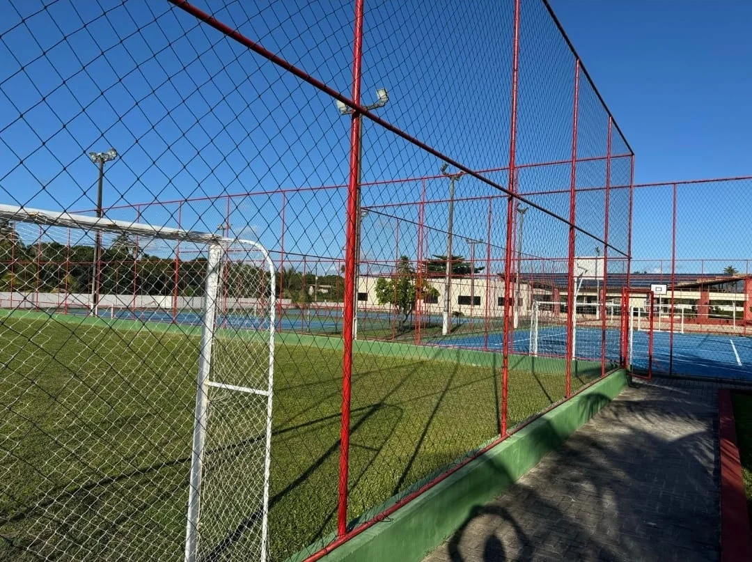 Casa no Condomínio Águas de Camaçari em Lucena com 3 Suítes com Piscina e Lazer Completo