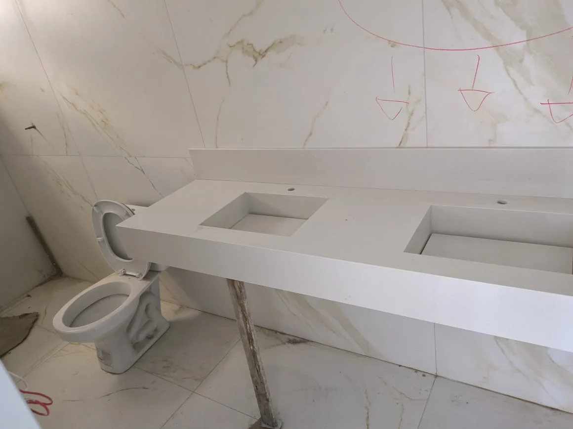 Casa no Condomínio Alphaville Paraíba com 5 Suítes sendo 1 Master, Piscina e Lazer Completo