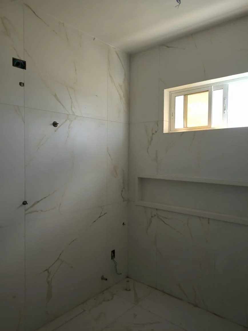 Casa no Condomínio Alphaville Paraíba com 5 Suítes sendo 1 Master, Piscina e Lazer Completo