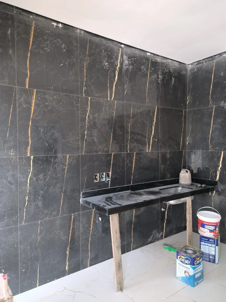 Casa no Condomínio Alphaville Paraíba com 5 Suítes sendo 1 Master, Piscina e Lazer Completo