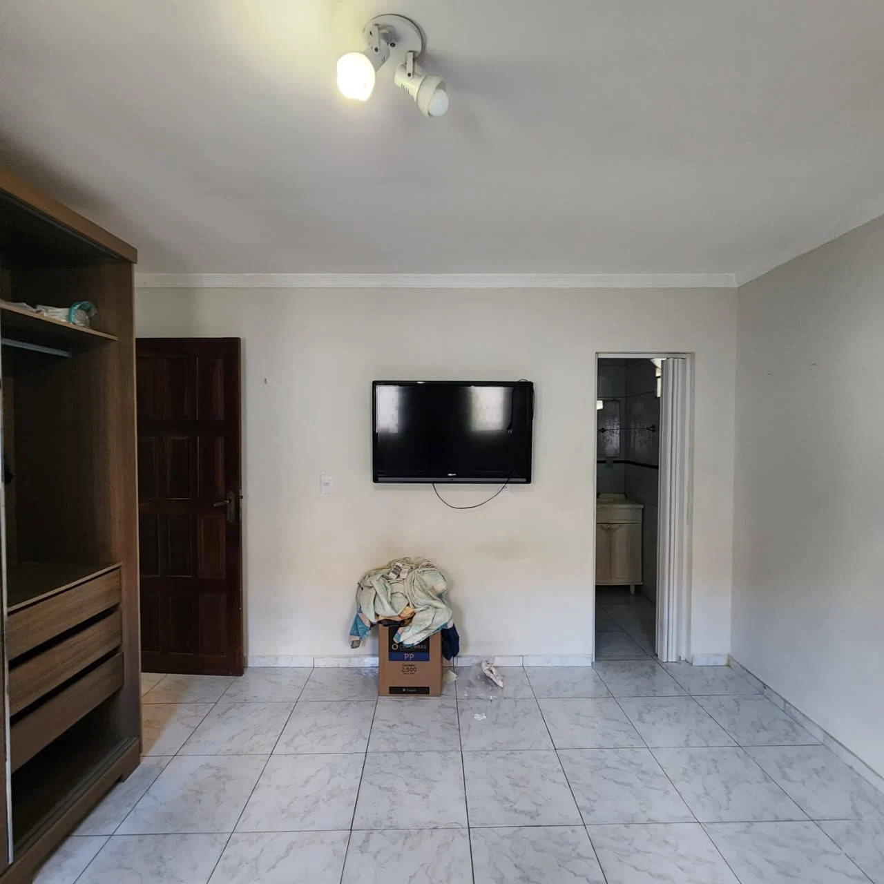 Casa no Expedicionários 4 Quartos sendo 1 Suíte