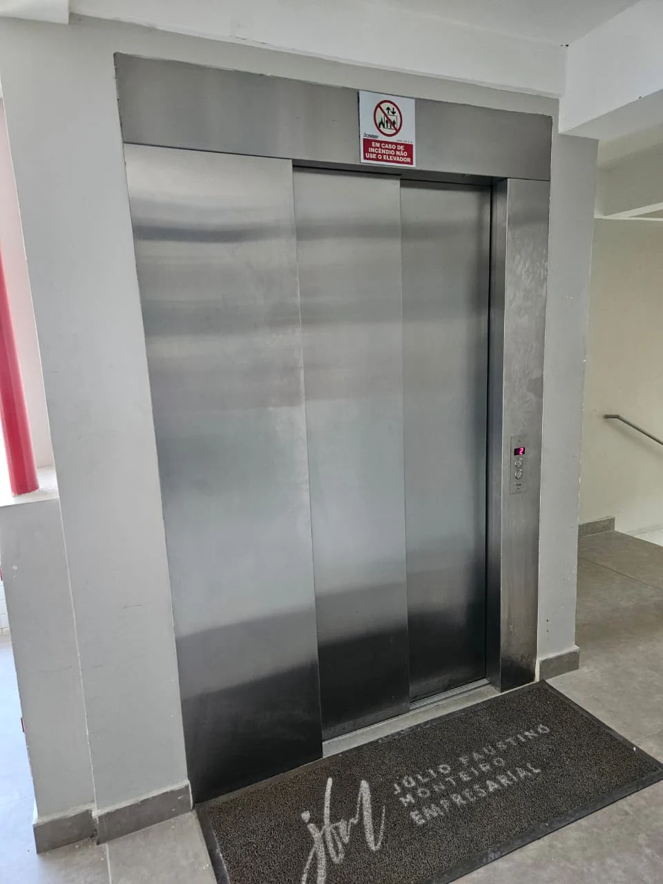 ALUGO Sala Comercial na Principal dos Bancários em frente ao Carrefour