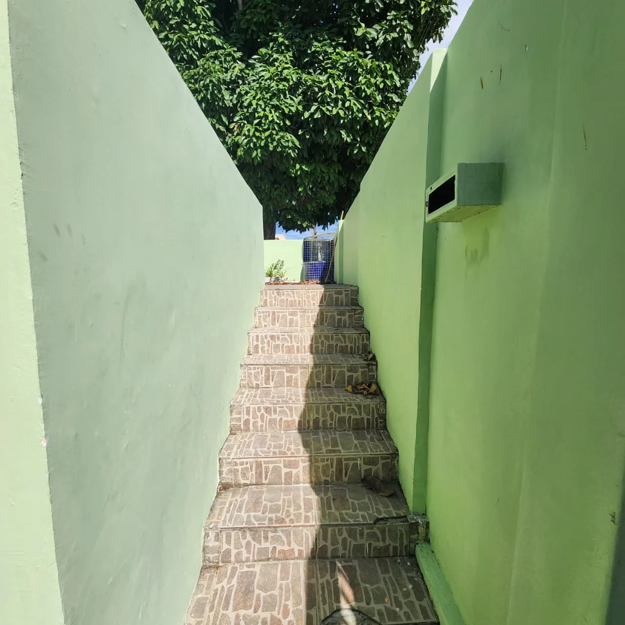 Casa no Expedicionários 4 Quartos sendo 1 Suíte