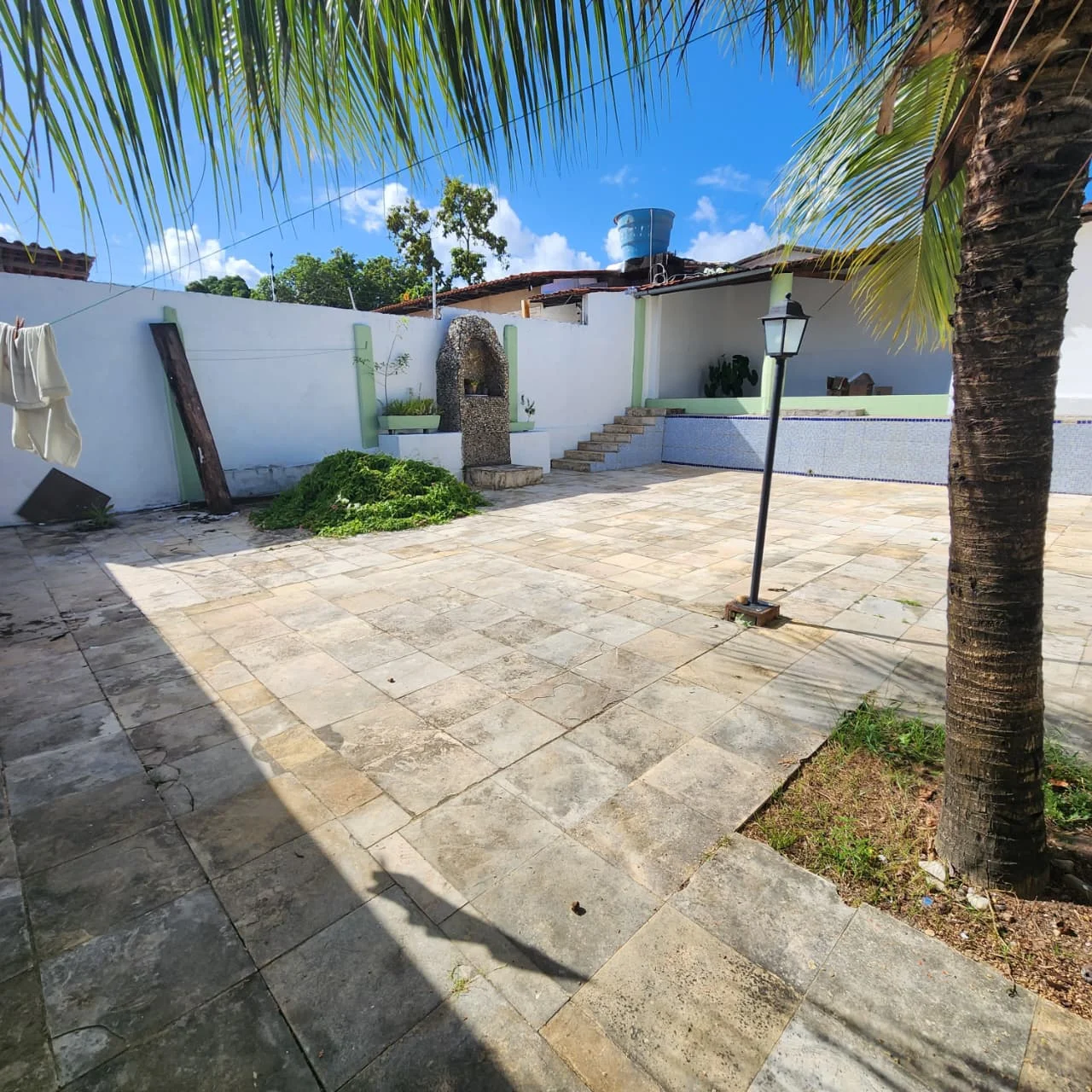 Casa no Expedicionários 4 Quartos sendo 1 Suíte