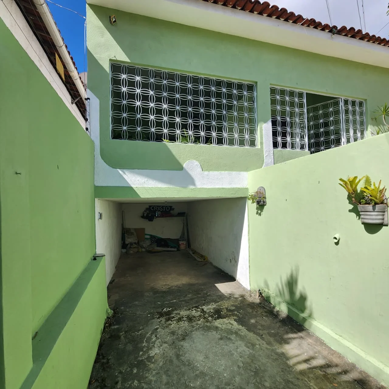 Casa no Expedicionários 4 Quartos sendo 1 Suíte