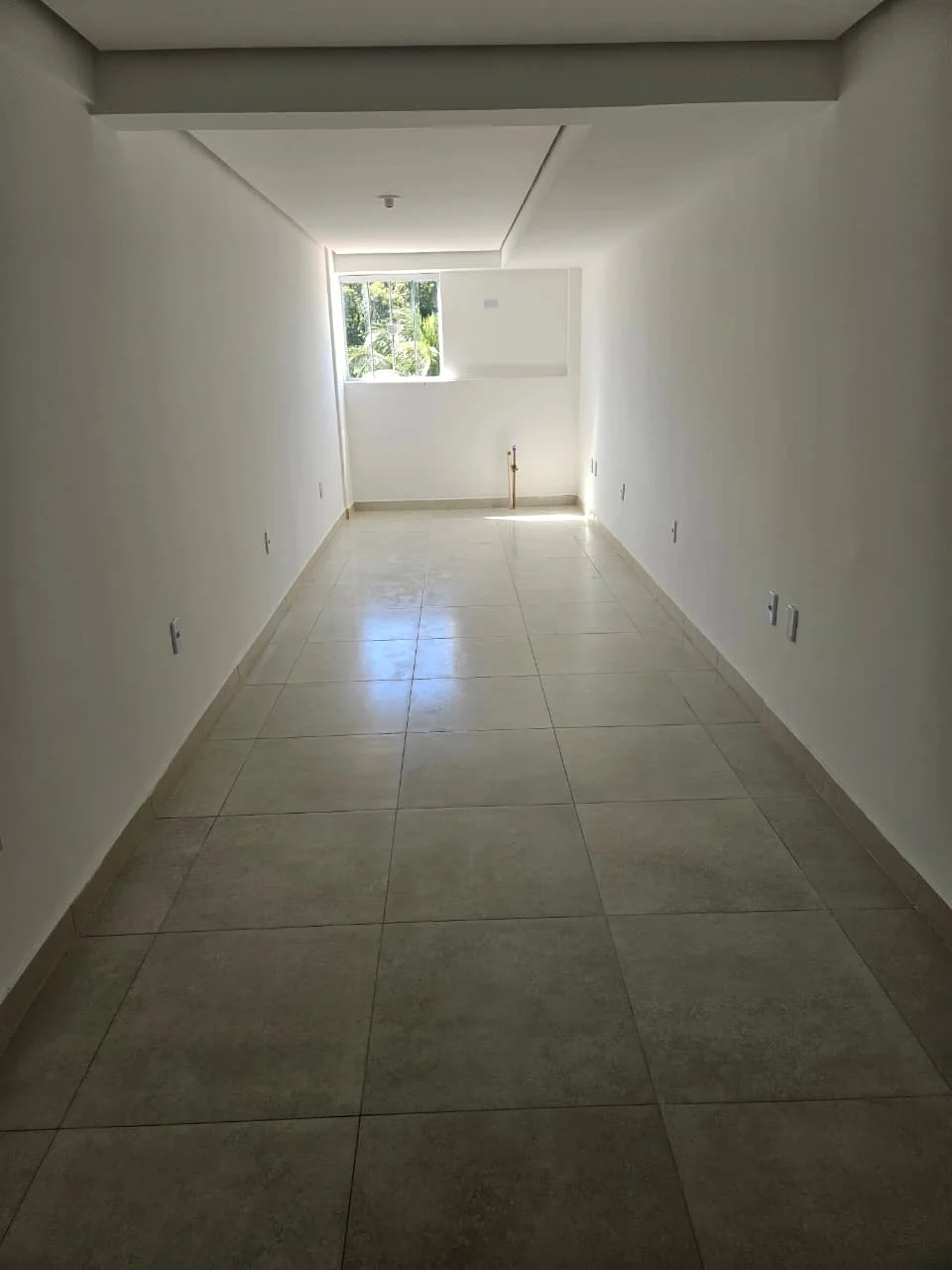 ALUGO Sala Comercial na Principal dos Bancários em frente ao Carrefour