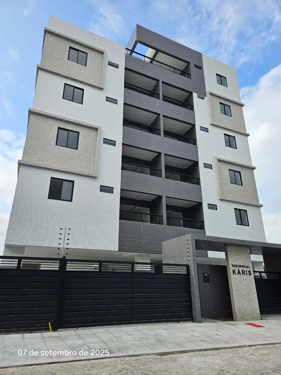 Apartamento no Jardim Cidade Universitária com 2 ou 3 Quartos sendo 1 Suíte, Elevador