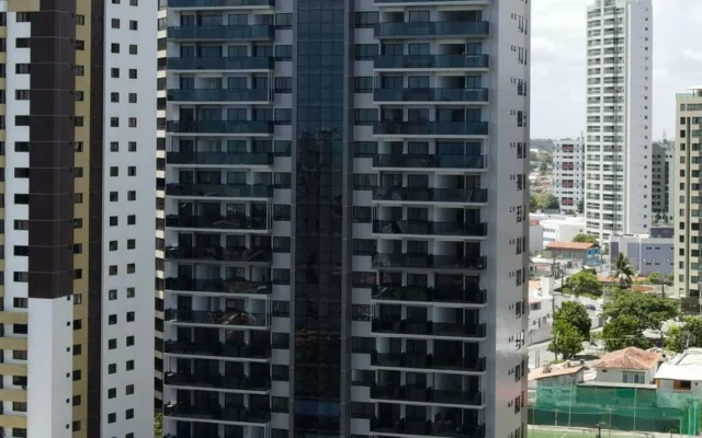 Excelente Apartamento no Miramar 2 Suítes, 2 Vagas. Elevador e Lazer Completo