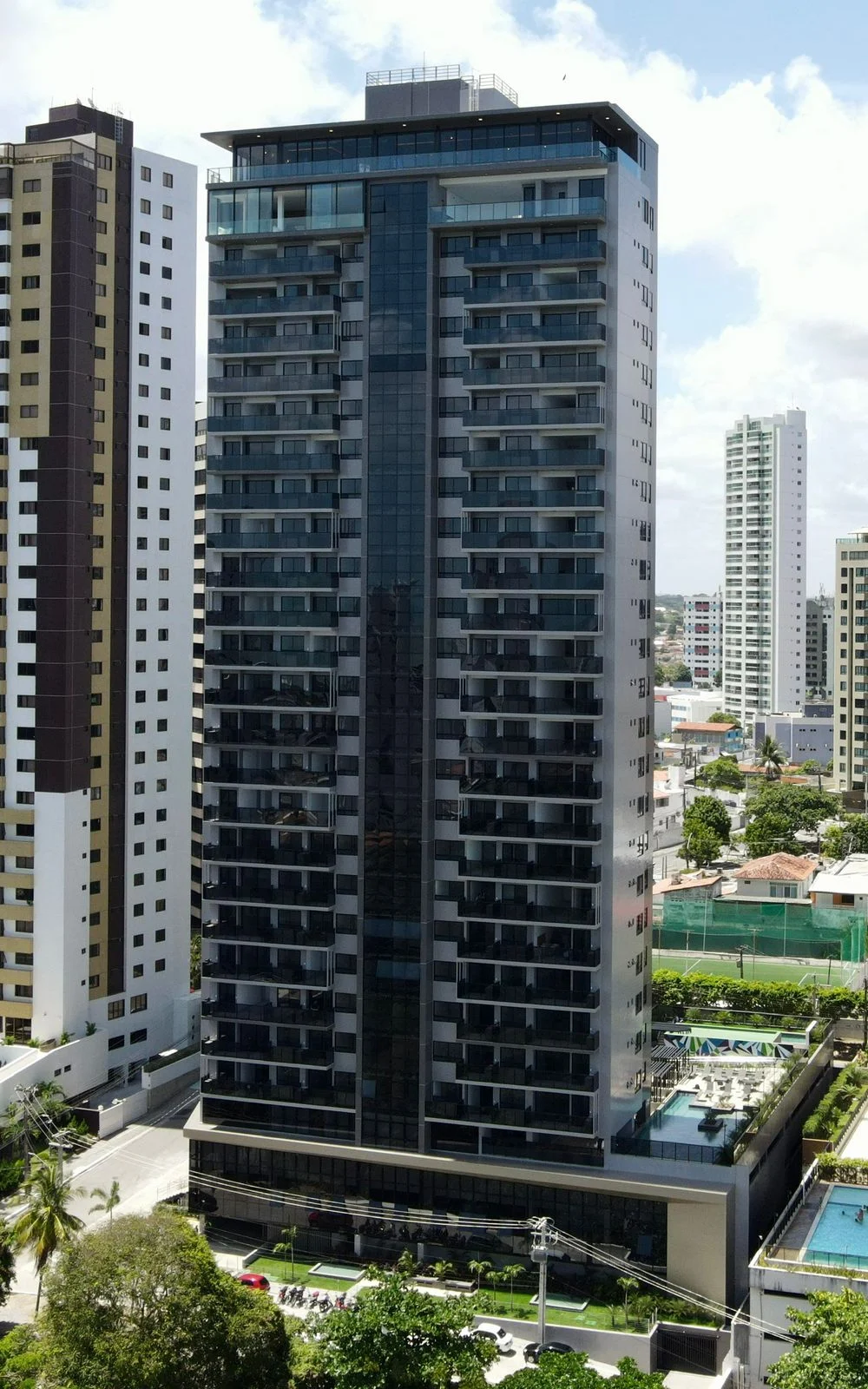 Excelente Apartamento no Miramar 2 Suítes, 2 Vagas. Elevador e Lazer Completo