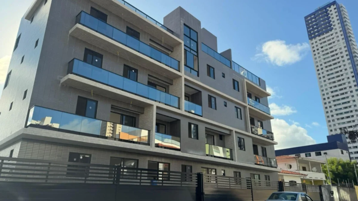 Apartamento em Manaíra com 2 ou 3 Quartos sendo 1 Suíte com Elevador e Piscina