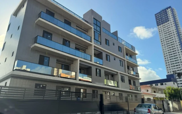Apartamento em Manaíra com 2 ou 3 Quartos sendo 1 Suíte com Elevador e Piscina