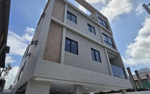 Apartamento no Portal do Sol/Quadramares com 2 ou 3 Quartos, Elevador e Lazer, Opção de Térreo e Cobertura