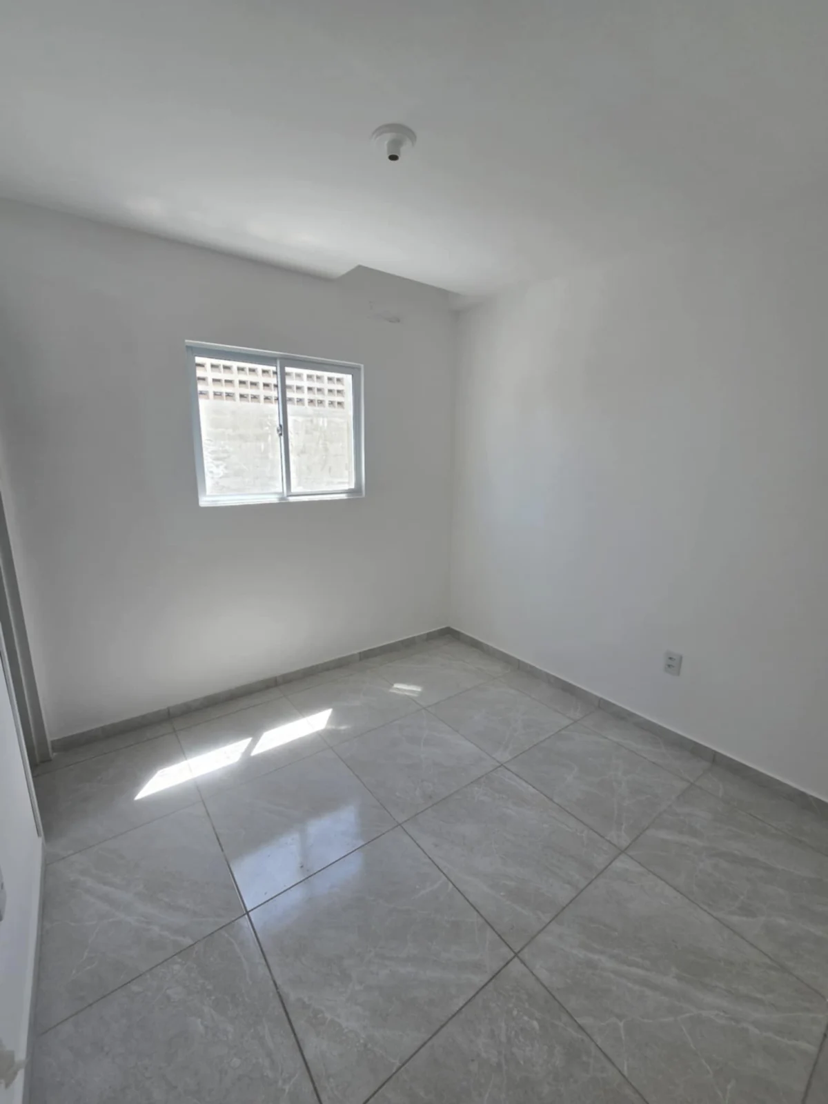 Apartamento no Portal do Sol/Quadramares 2 Quartos sendo 1 Suíte, Opção de Térreo com Área