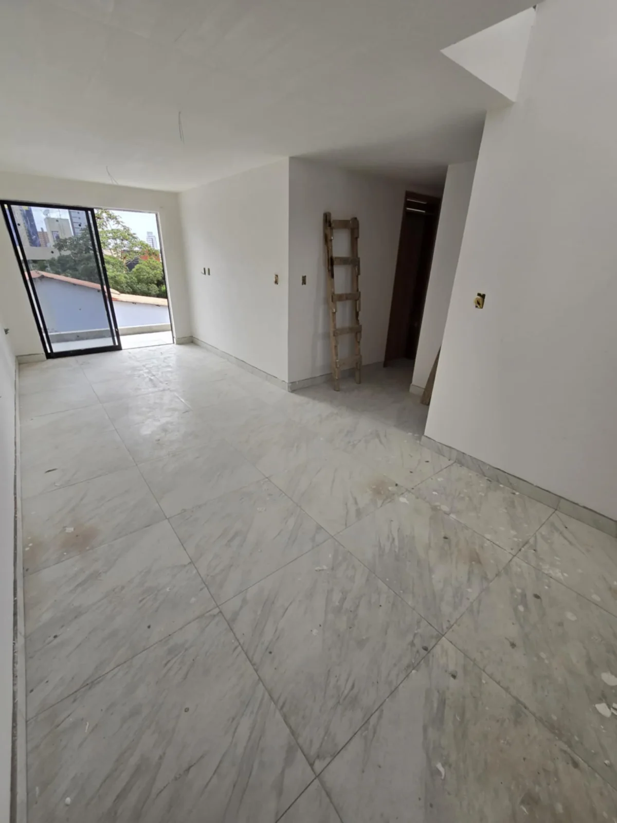 Apartamento em Manaíra com 2 ou 3 Quartos sendo 1 Suíte com Elevador e Piscina