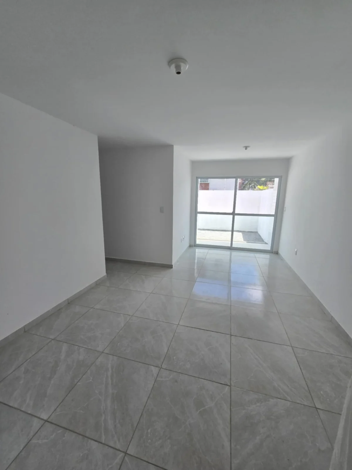Apartamento no Portal do Sol/Quadramares 2 Quartos sendo 1 Suíte, Opção de Térreo com Área