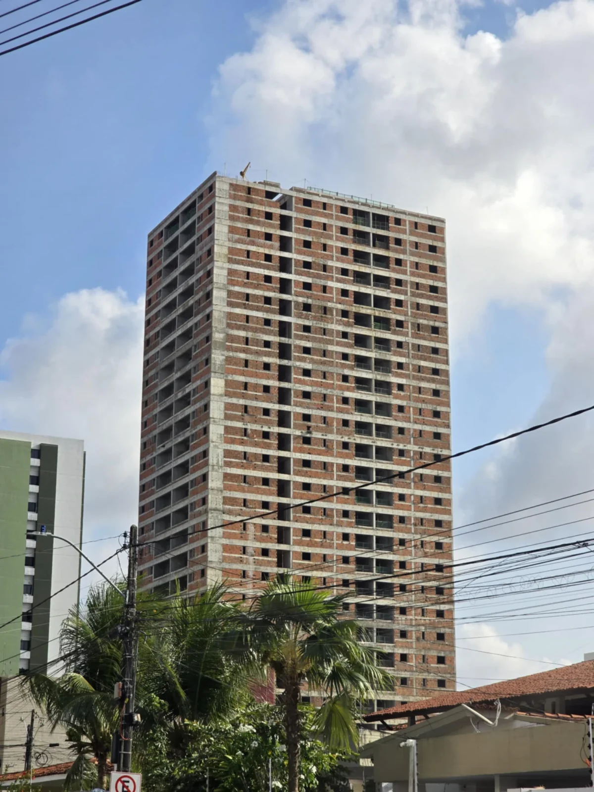 Lançamento no Expedicionários 3 ou 4 Quartos sendo 3 Suítes, Lazer Completo