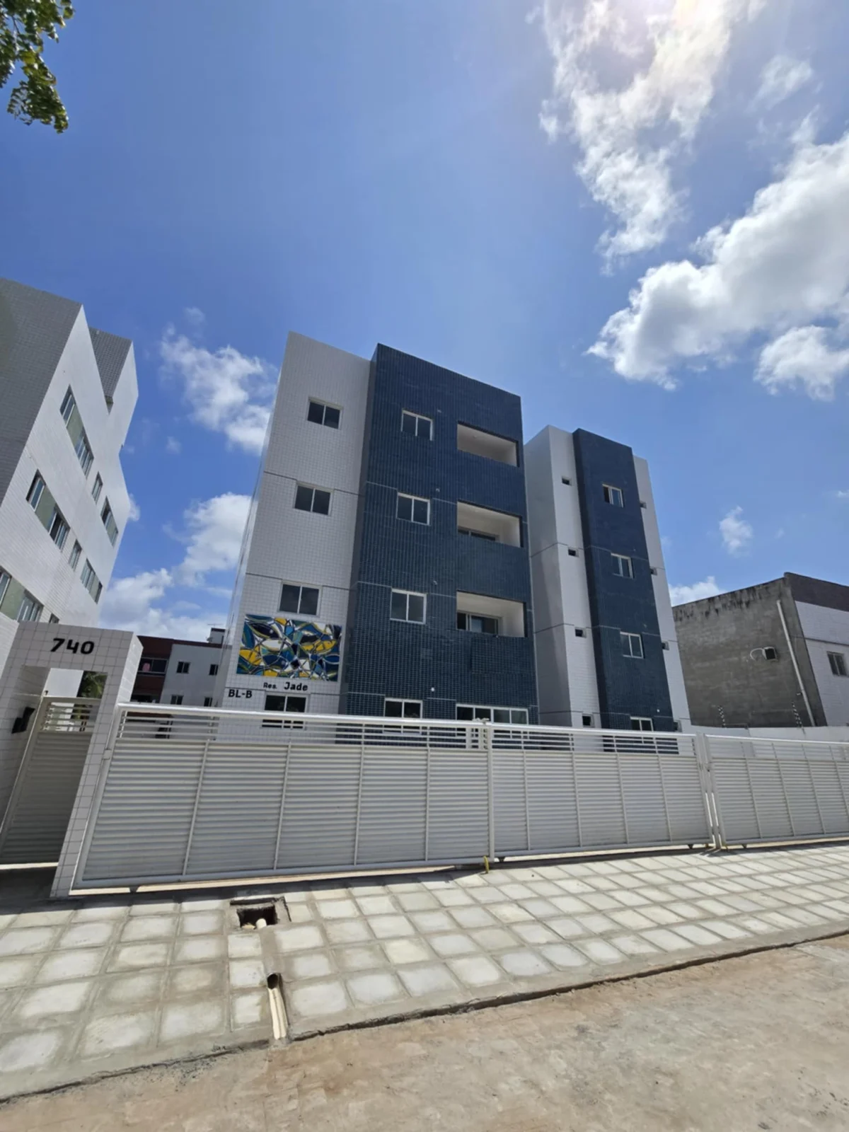 Apartamento no Portal do Sol/Quadramares 2 Quartos sendo 1 Suíte, Opção de Térreo com Área