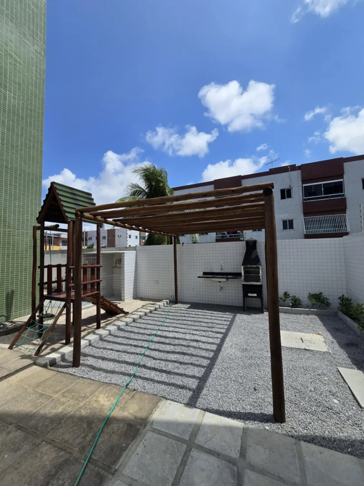 Apartamento no Portal do Sol/Quadramares 2 Quartos sendo 1 Suíte, Opção de Térreo com Área