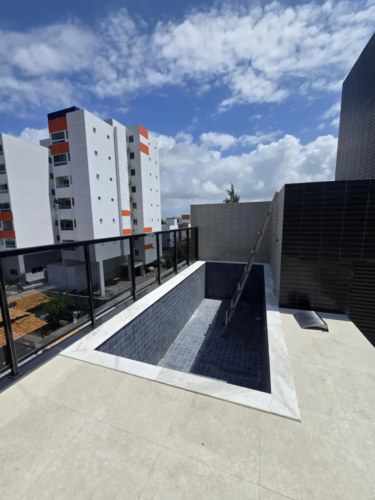 Apartamento no Portal do Sol/Quadramares com 2 ou 3 Quartos, Elevador e Lazer, Opção de Térreo e Cobertura
