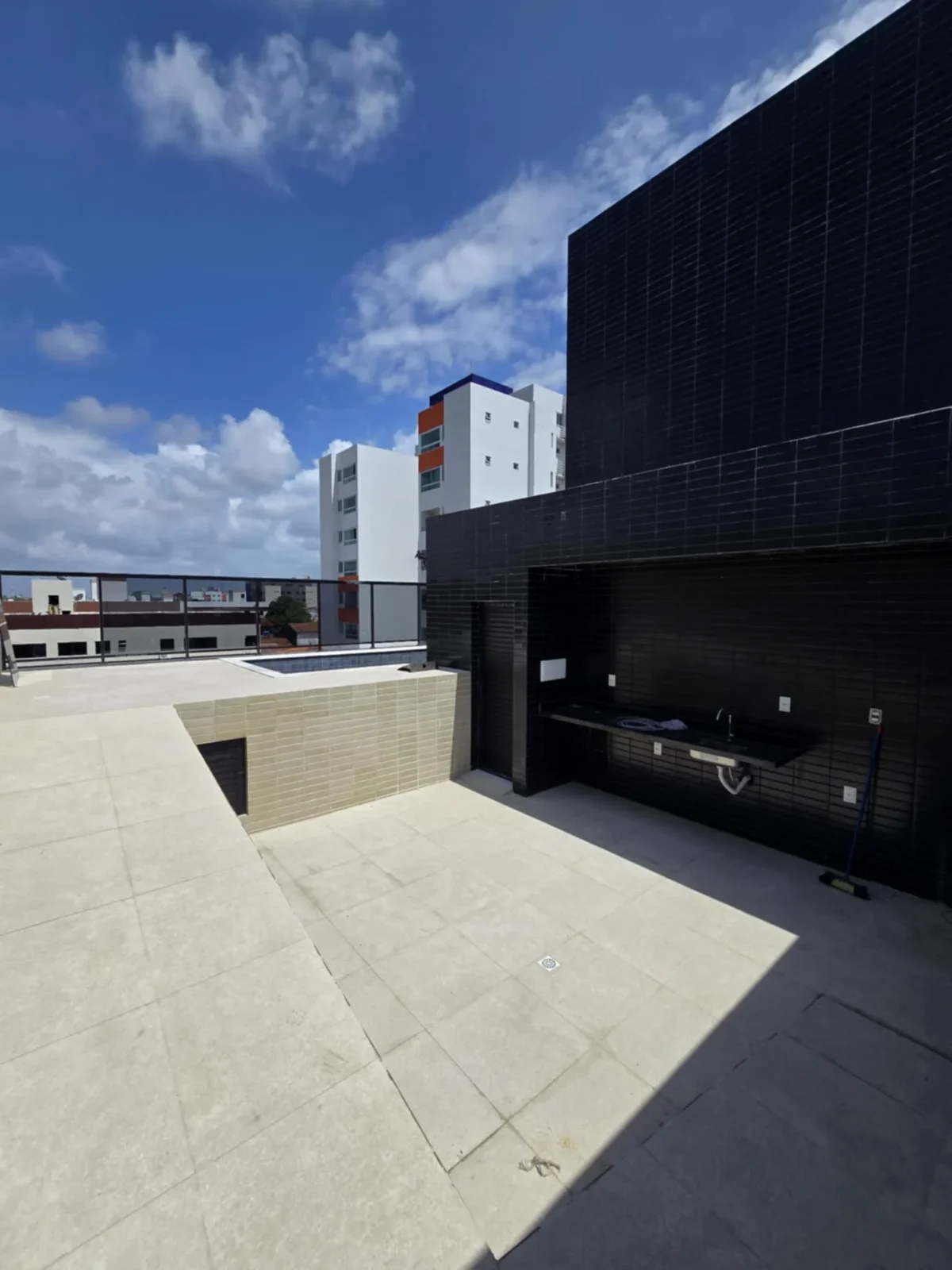 Apartamento no Portal do Sol/Quadramares com 2 ou 3 Quartos, Elevador e Lazer, Opção de Térreo e Cobertura