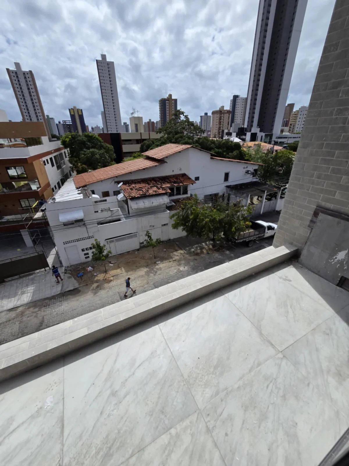 Apartamento em Manaíra com 2 ou 3 Quartos sendo 1 Suíte com Elevador e Piscina