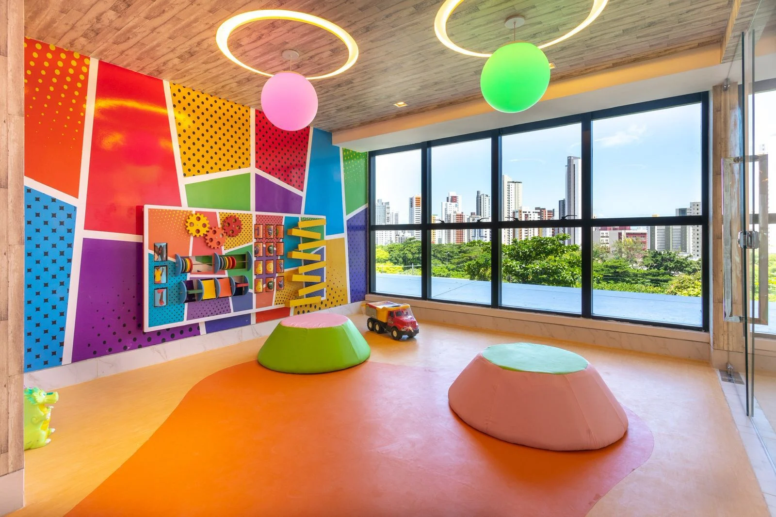 Excelente Apartamento no Miramar 2 Suítes, 2 Vagas. Elevador e Lazer Completo
