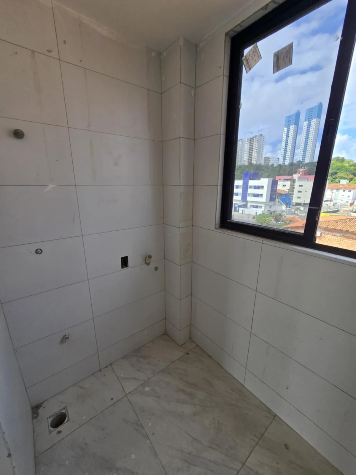 Apartamento em Manaíra com 2 ou 3 Quartos sendo 1 Suíte com Elevador e Piscina