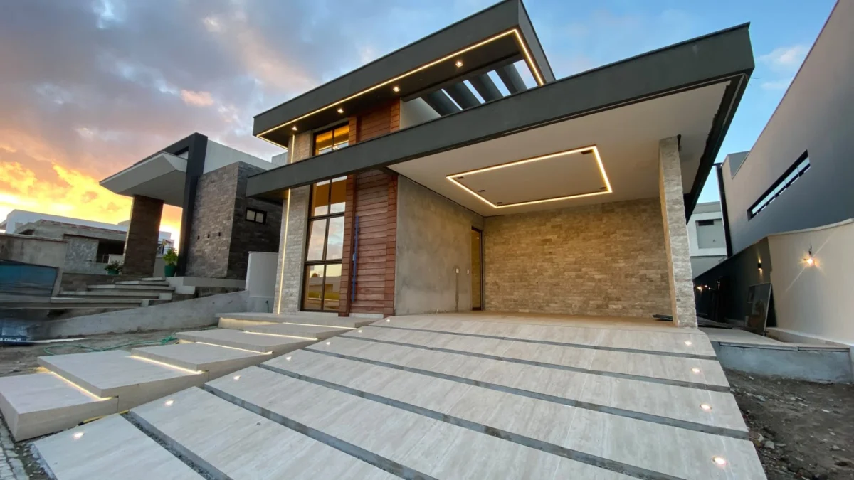 Excelente Casa em Condomínio Fechado nos Bancários com 3 Suítes + DCE, Piscina e Lazer