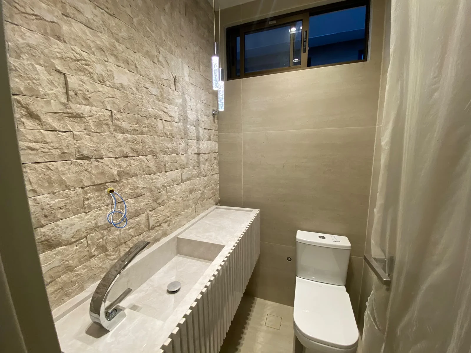 Excelente Casa em Condomínio Fechado nos Bancários com 3 Suítes + DCE, Piscina e Lazer