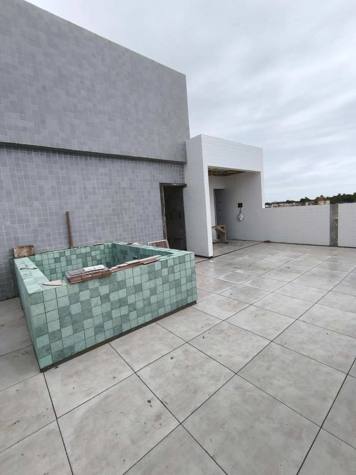 Apartamento em Paratibe/Valentina 2 Quartos sendo 1 Suíte, Opções de Térreo e Coberturas