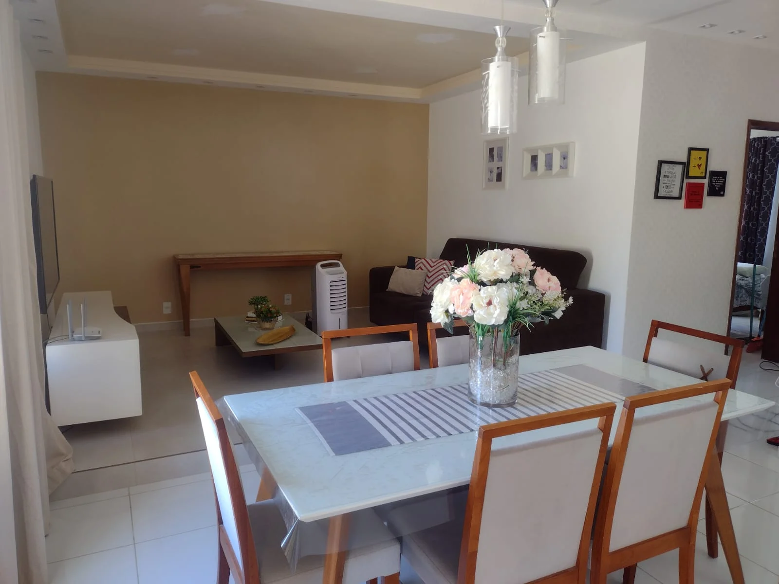 Casa solta no Portal do Sol/Quadramares com 3 Suítes e Piscina