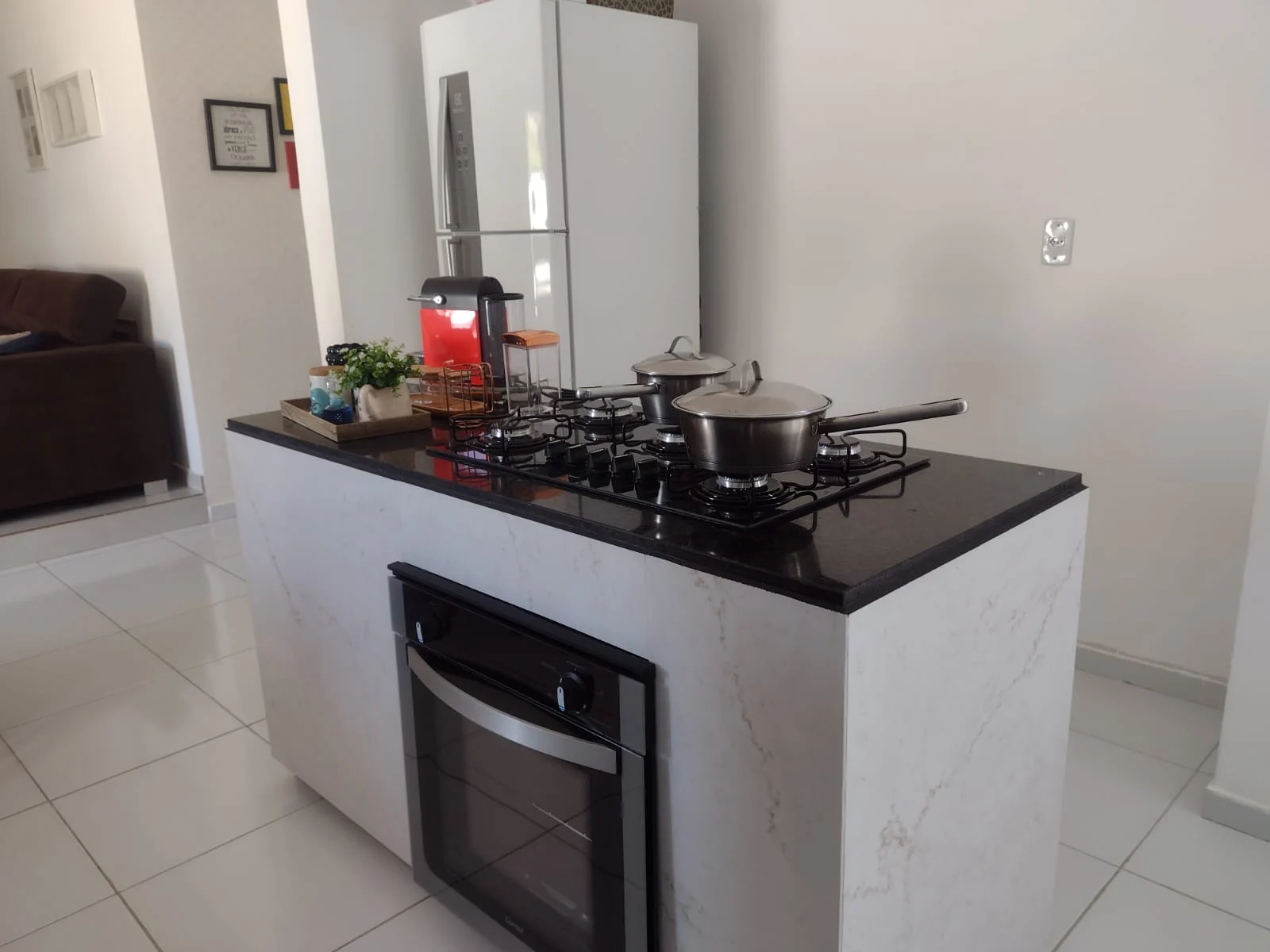Casa solta no Portal do Sol/Quadramares com 3 Suítes e Piscina