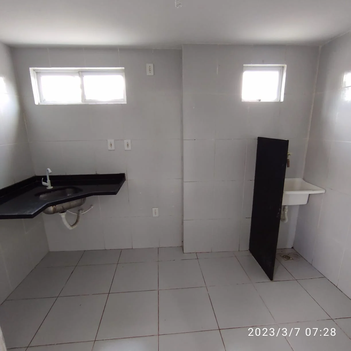 Apartamento em Paratibe/Valentina 2 Quartos sendo 1 Suíte