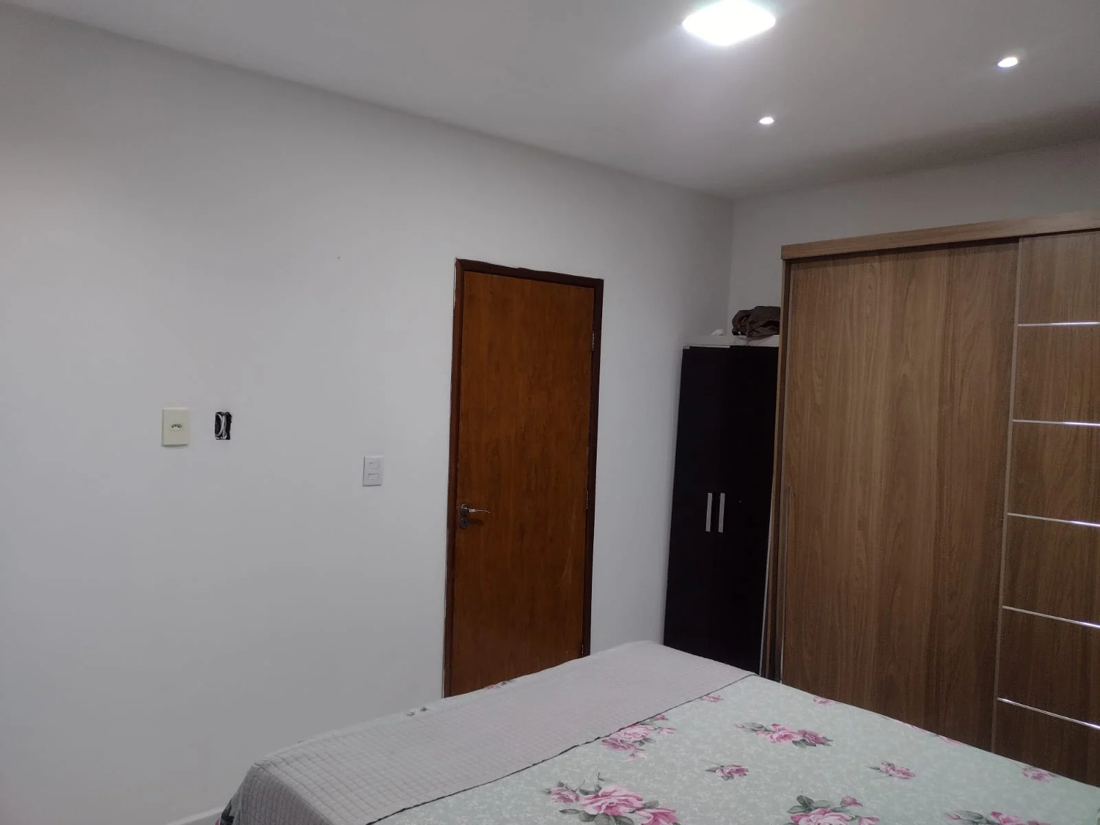 Casa solta no Portal do Sol/Quadramares com 3 Suítes e Piscina