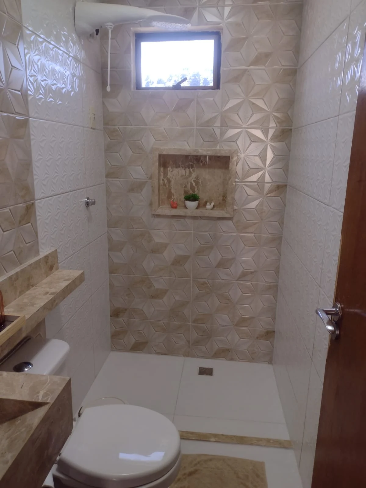 Casa solta no Portal do Sol/Quadramares com 3 Suítes e Piscina