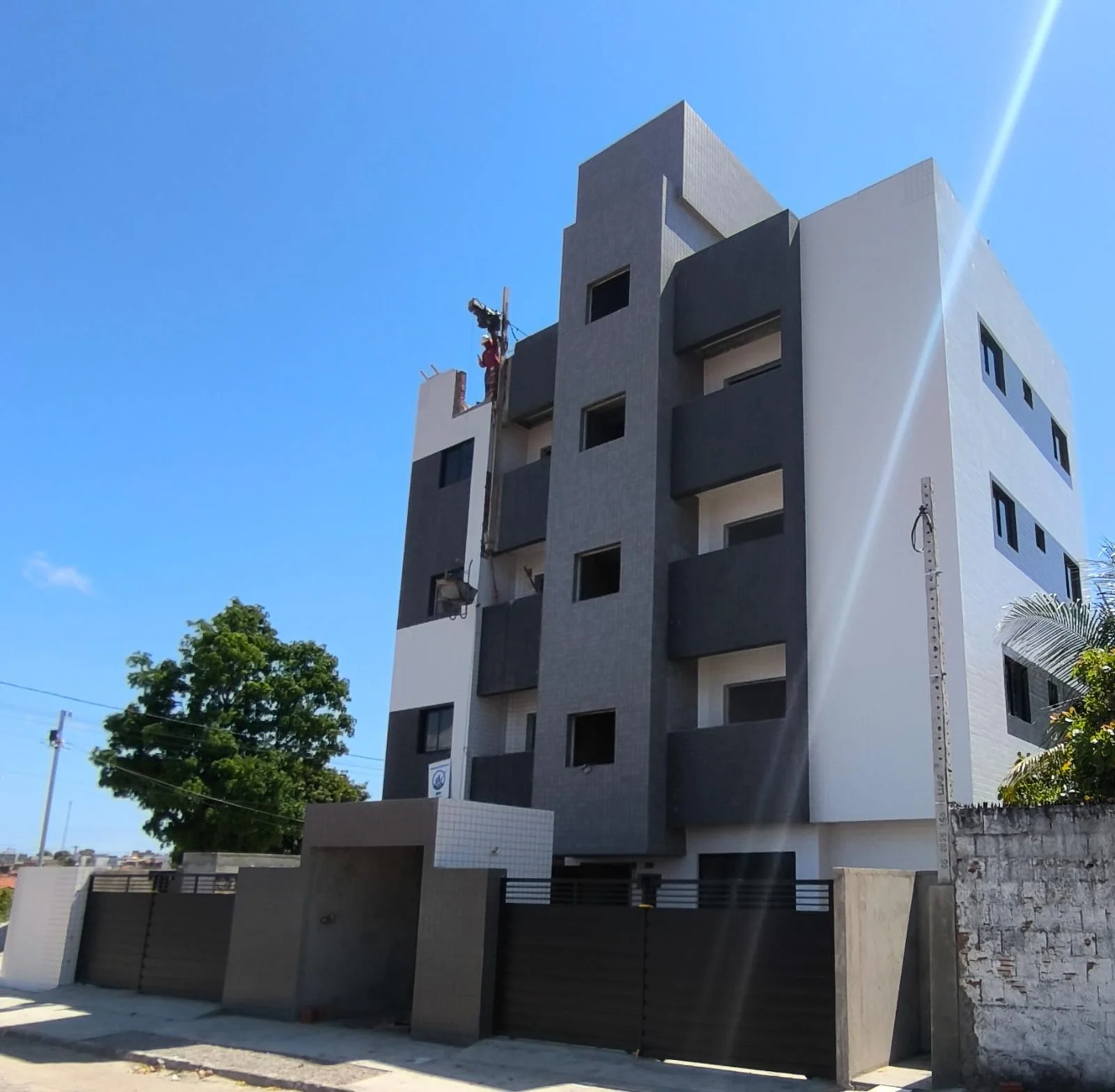 Apartamento em Paratibe/Valentina 2 Quartos sendo 1 Suíte, Opções de Térreo e Coberturas