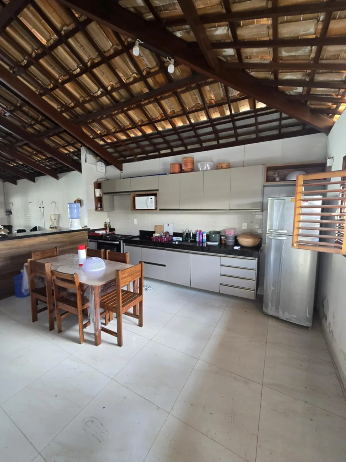 Excelente Casa Mobiliada em Lucena/Pontinha com 3 Quartos com Piscina, 100m do mar