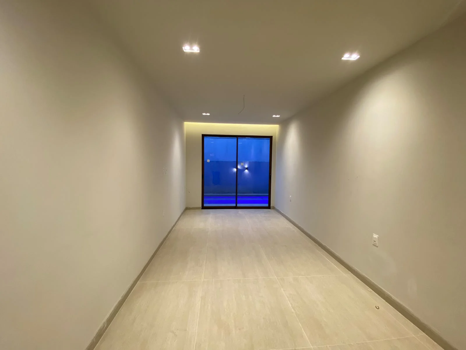Excelente Casa em Condomínio Fechado nos Bancários com 3 Suítes + DCE, Piscina e Lazer
