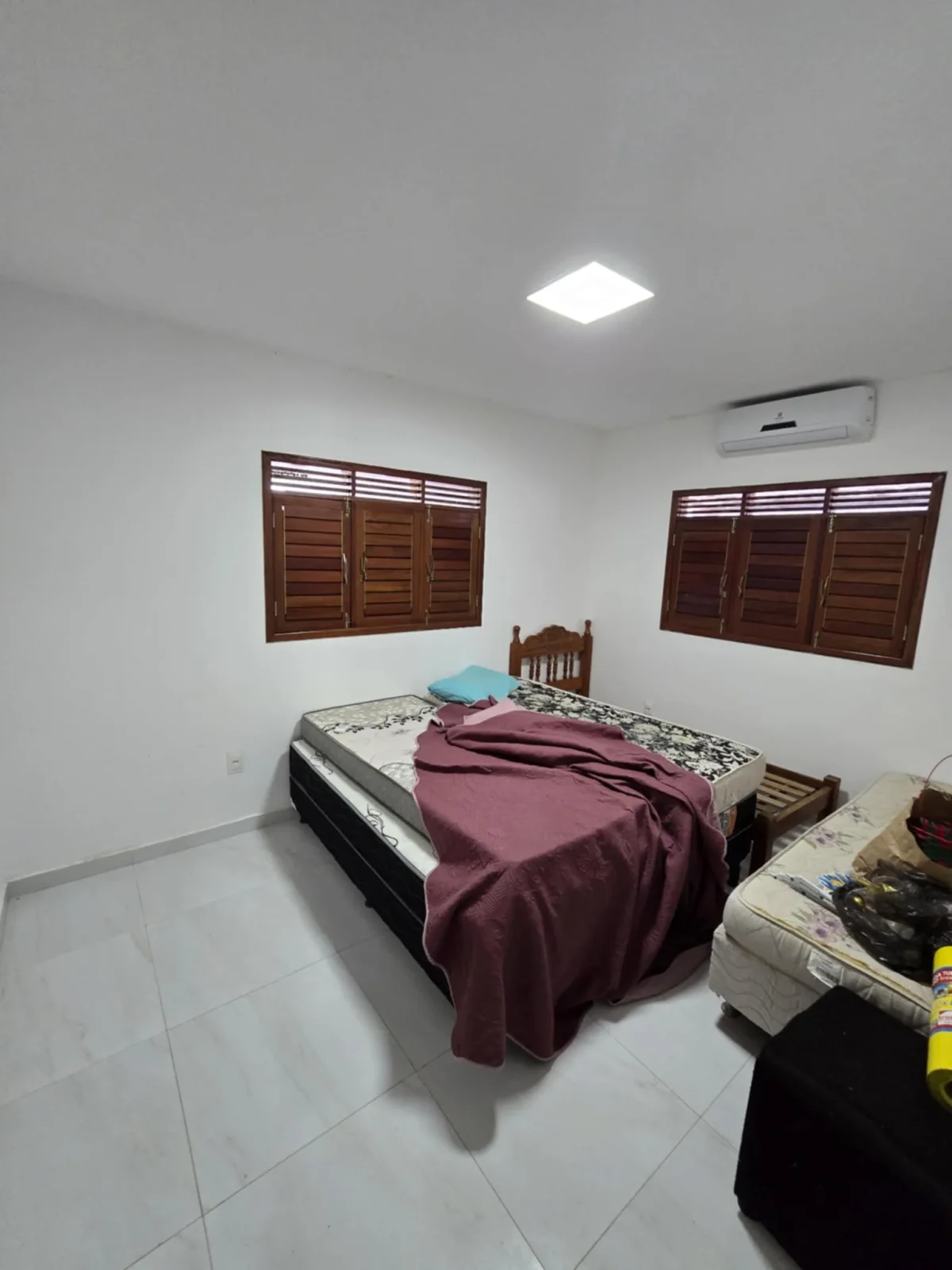 Excelente Casa Mobiliada em Lucena/Pontinha com 3 Quartos com Piscina, 100m do mar