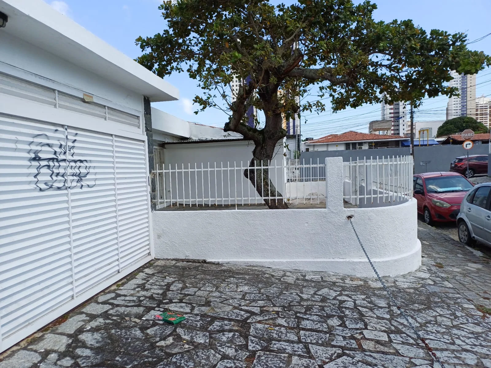 Casa e Ponto Comercial com 3 Salas no Bairro dos Estados, 254m²