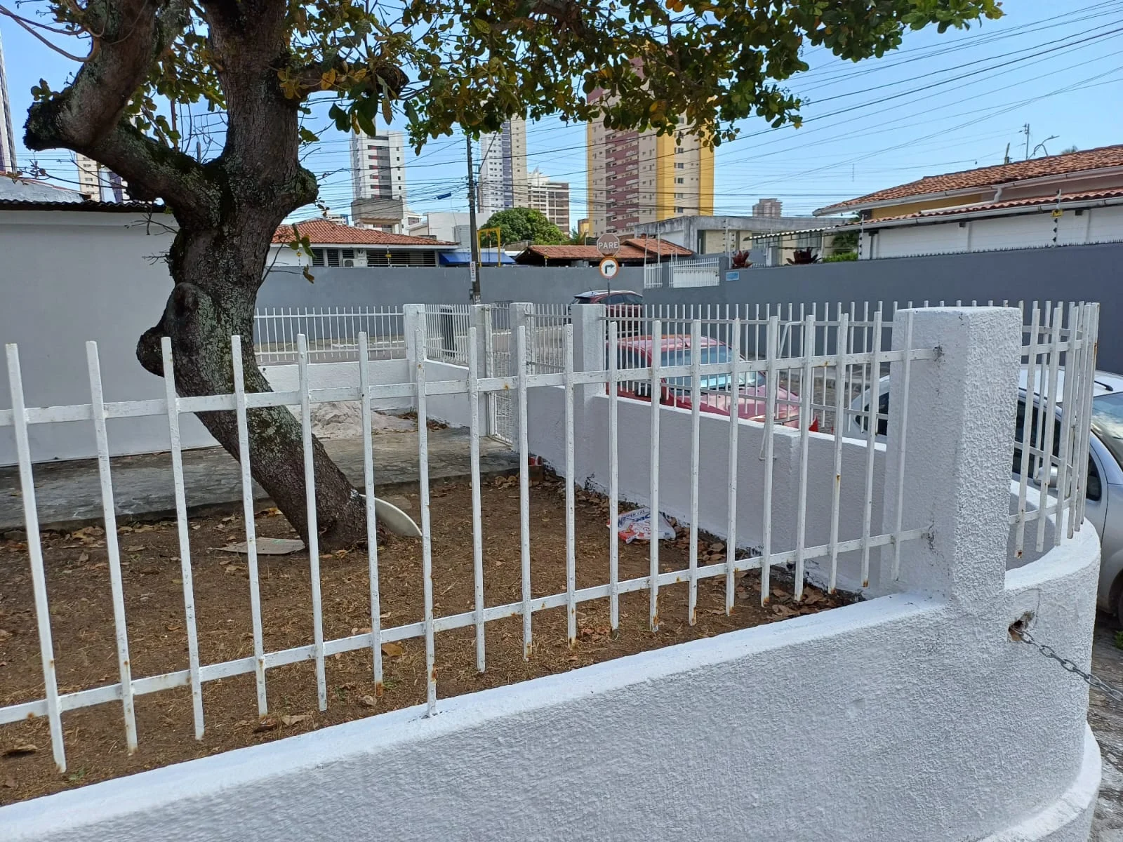 Casa e Ponto Comercial com 3 Salas no Bairro dos Estados, 254m²