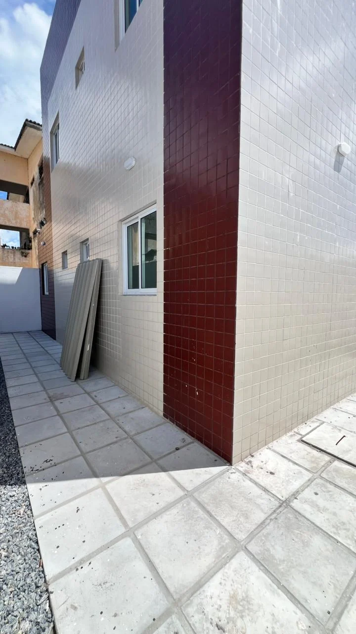 Apartamento no Valentina com 2 Quartos sendo 1 Suíte